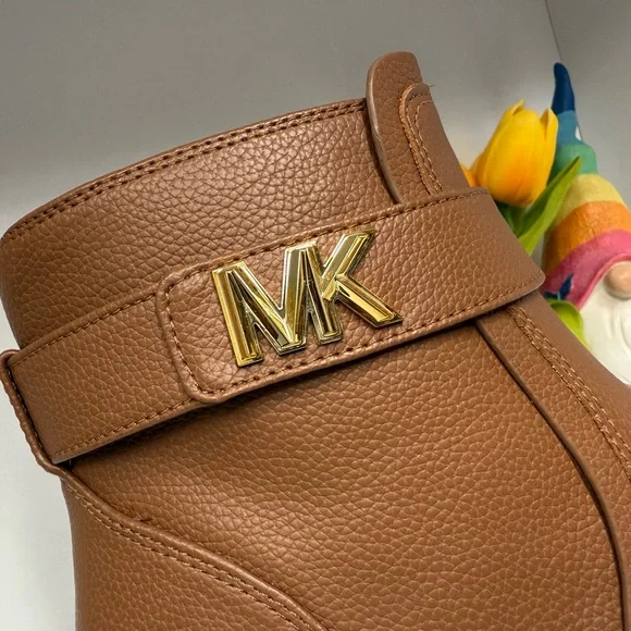 SALE! 😌😌❤️❤️❤️❤️ boots 👢! Brand new authentic ankle boots - Picture 2 of 3